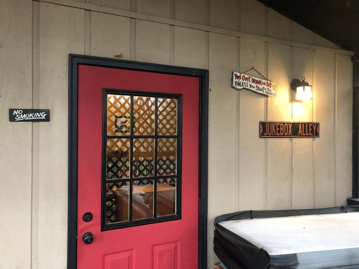 Mountain-Top Cabin Get-Away With Hot Tub And A View Sautee Nacoochee Eksteriør billede